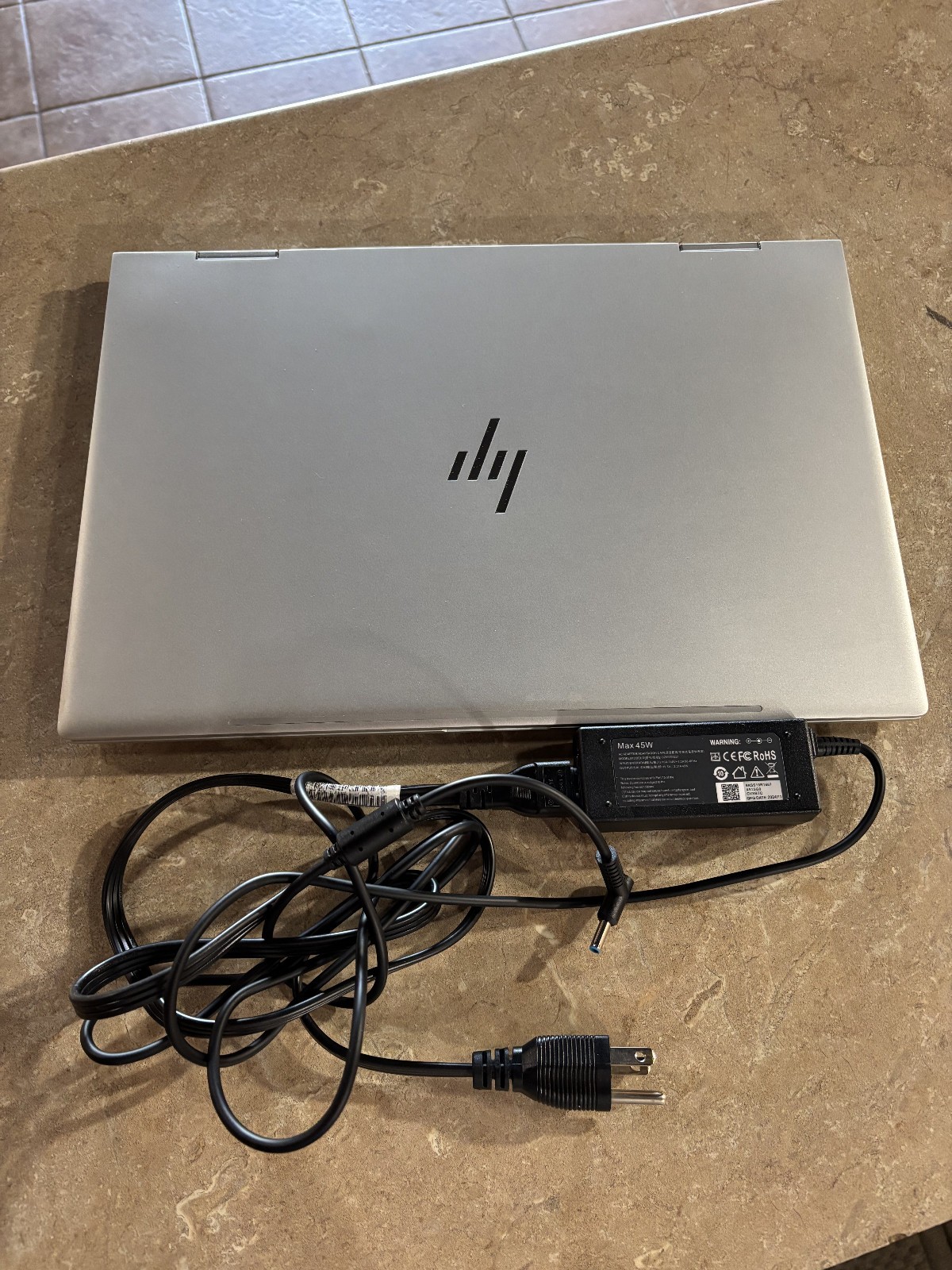 HP ENVY x360 2-in-1 15m-cn0011dx 15.6″, i5-8250U-16GB-256GB Nvme-Windows 11 Home
