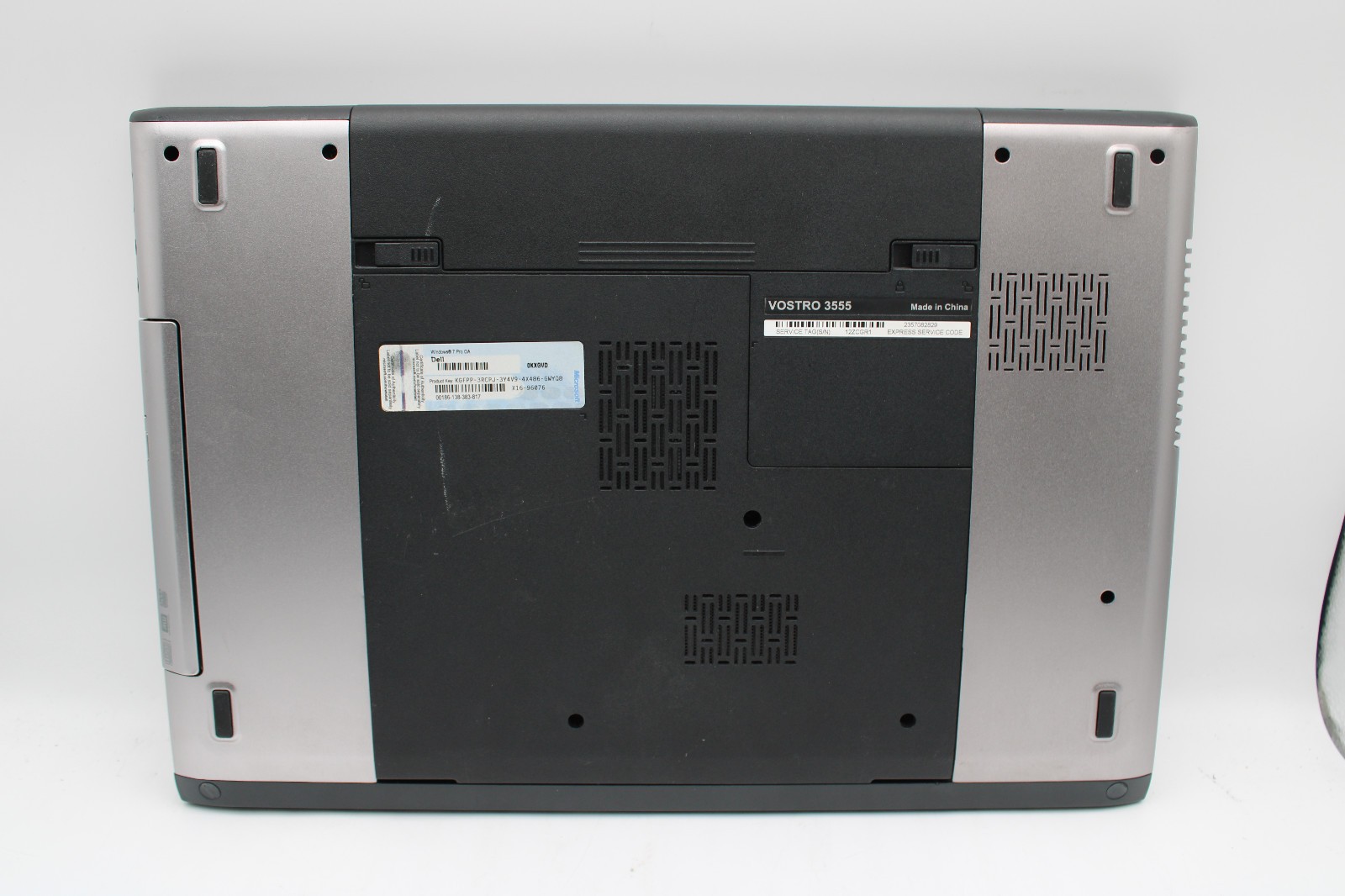 Dell Vostro 3555 _ AMD A8-3500M @ 1.5 _ 4GB RAM _ Radeon HD _ No SSD / OS