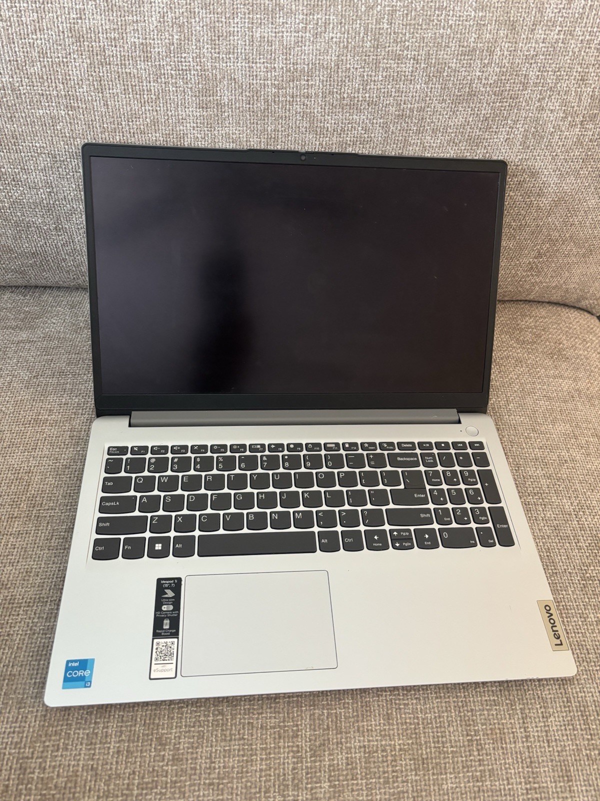 Lenovo IdeaPad 1i 15″ Intel Core i3 Laptop Silver, Webcam, HDMI, USB-C