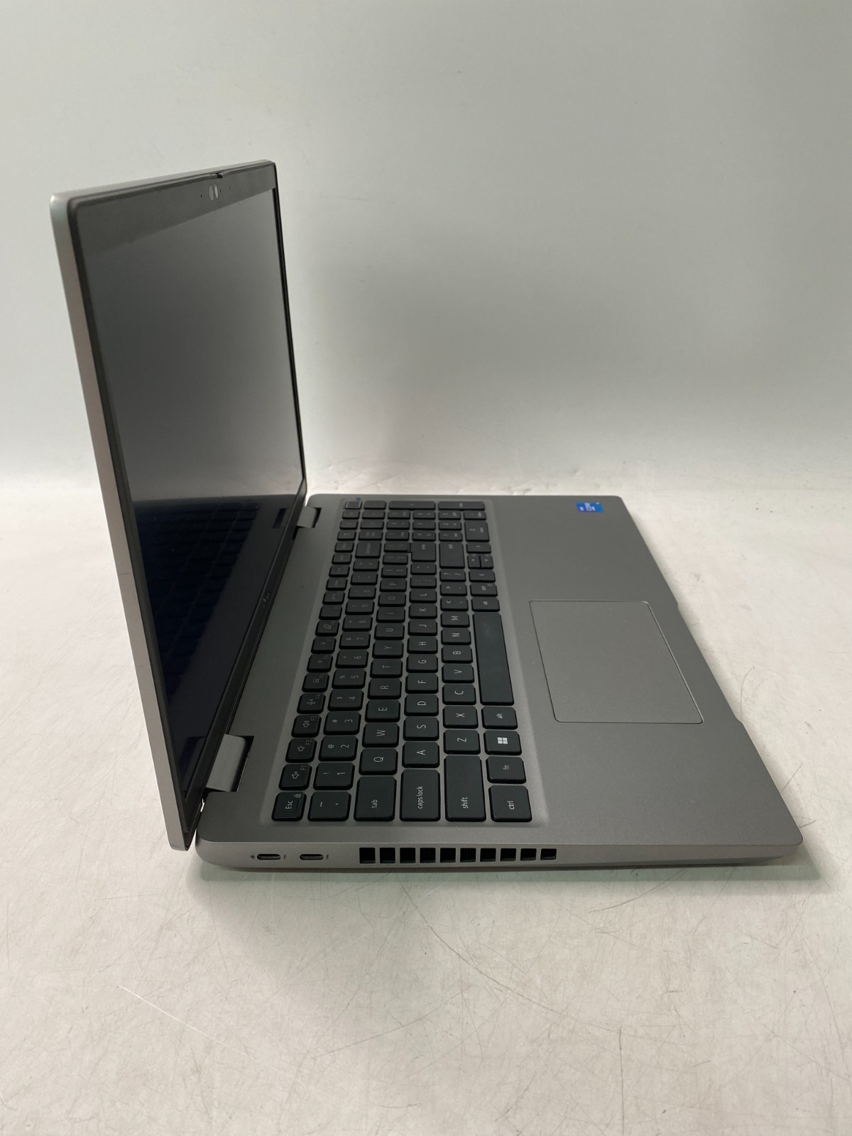 Dell Precision 3561 i5-11th 16GB DDR4 256GB SSD Win11H 70%+ Broken Plastic PARTS