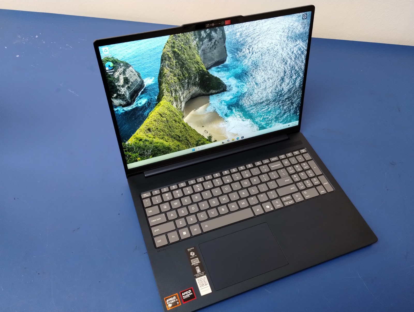 Lenovo IdeaPad Slim 5 16AKP10, AMD Ryzen AI 7 350, 2.00 GHz 16 GB RAM, 1 TB NVMe