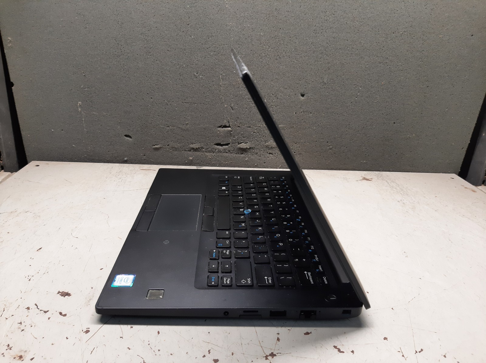 Dell Latitude 7490 14″ i7-8650u 8GB RAM No SSD No OS
