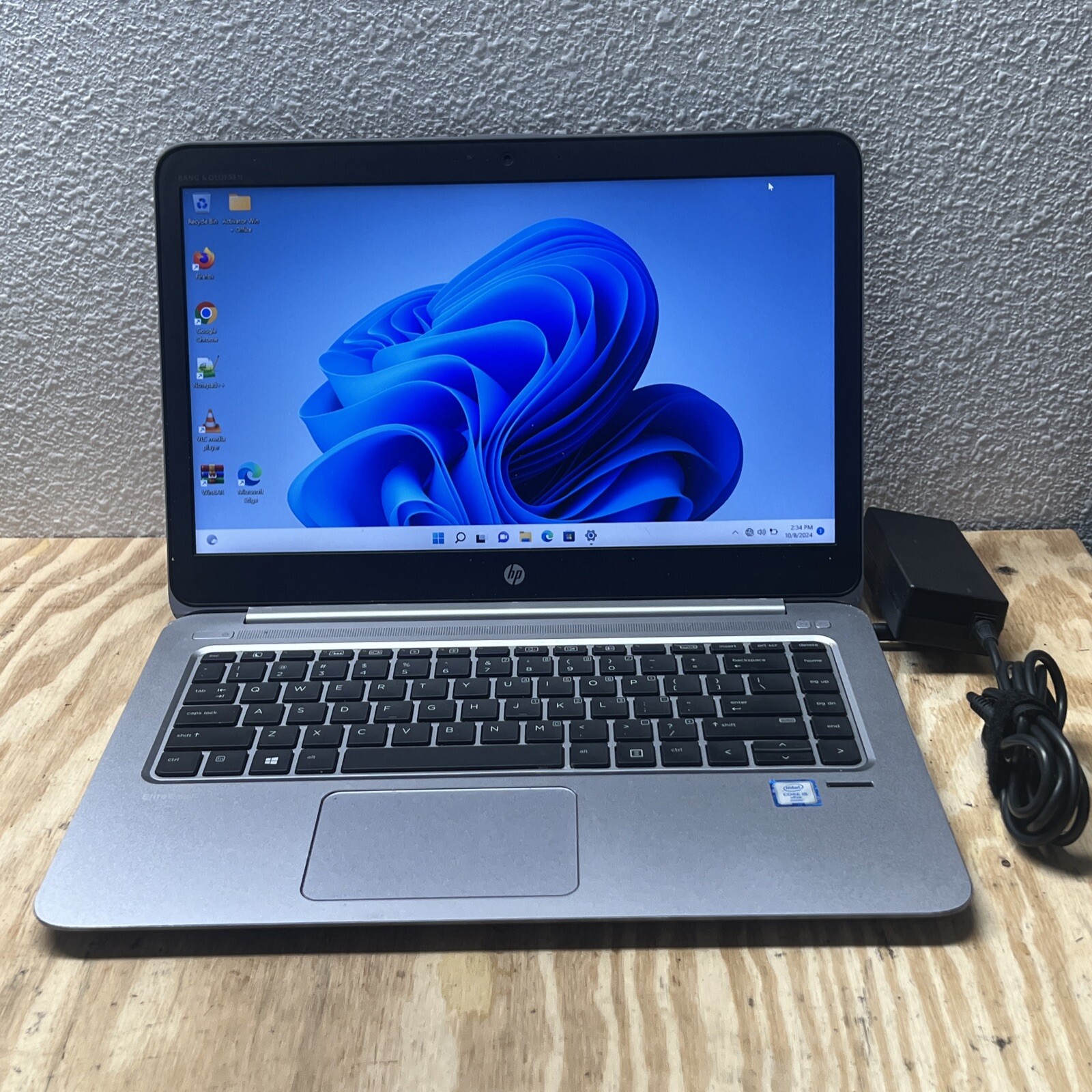 HP ELITEBOOK FOLIO 1040 G3 14″ FHD i5-6300U 2.4GHz 8GB RAM 512GB SSD WIN 11 PRO