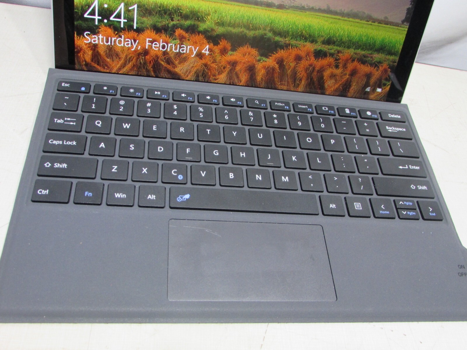 microsoft surface 1703 m3-6Y30 w/ bluetooth keyboard & case