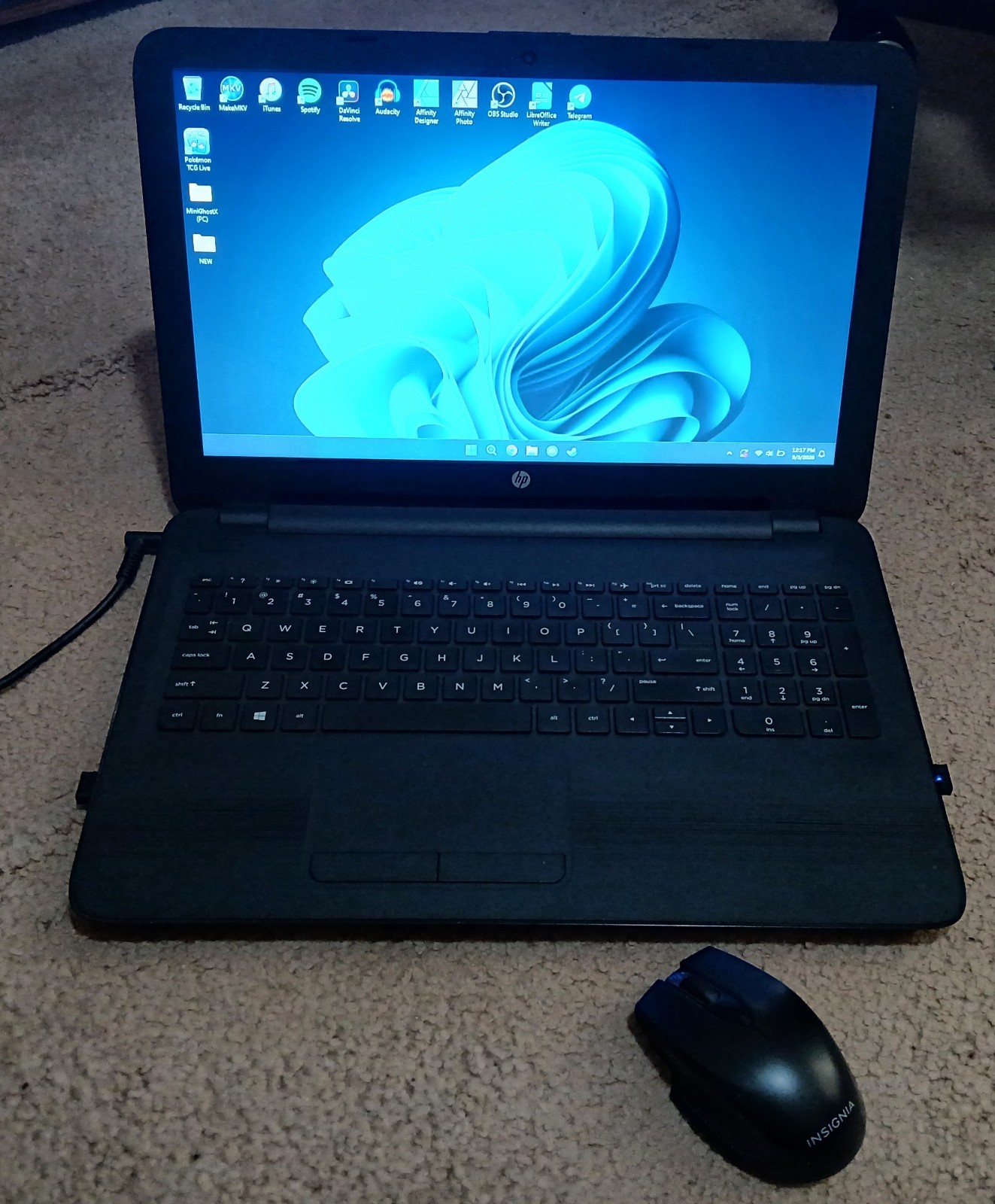 HP 15 Series Notebook (Model 81F9) – Windows 11 – 12GB RAM – 500GB HDD – AMD