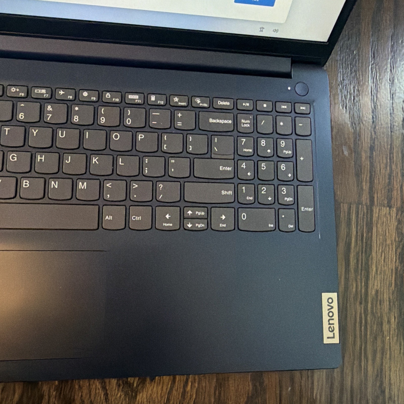 Lenovo IdeaPad 1 15IAU7 15.6″ (256GB SSD, Intel Core i5-1235U, 1.30GHz, 8GB RAM)