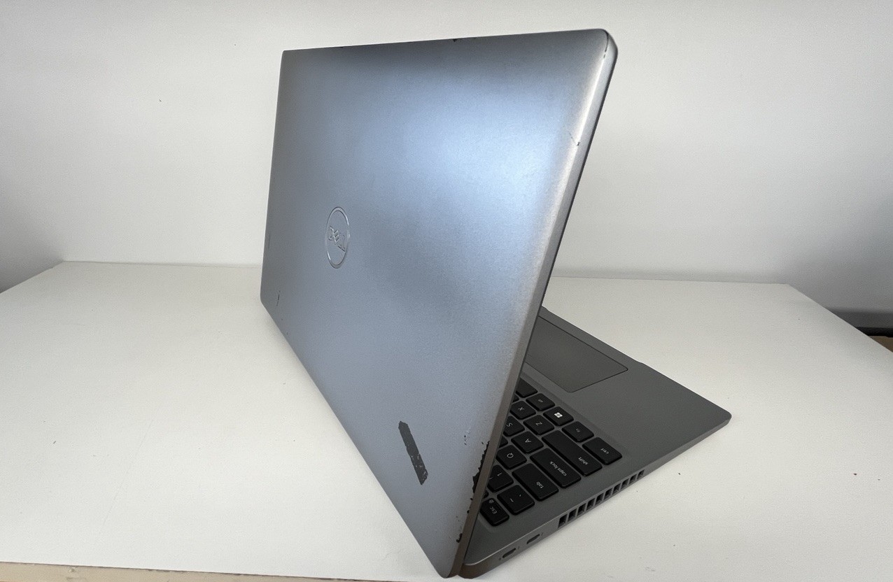 Dell Precision 3570 | i5-1235U | 512 NVME | 16GB DDR4 | Win 11 Pro | Intel Iris