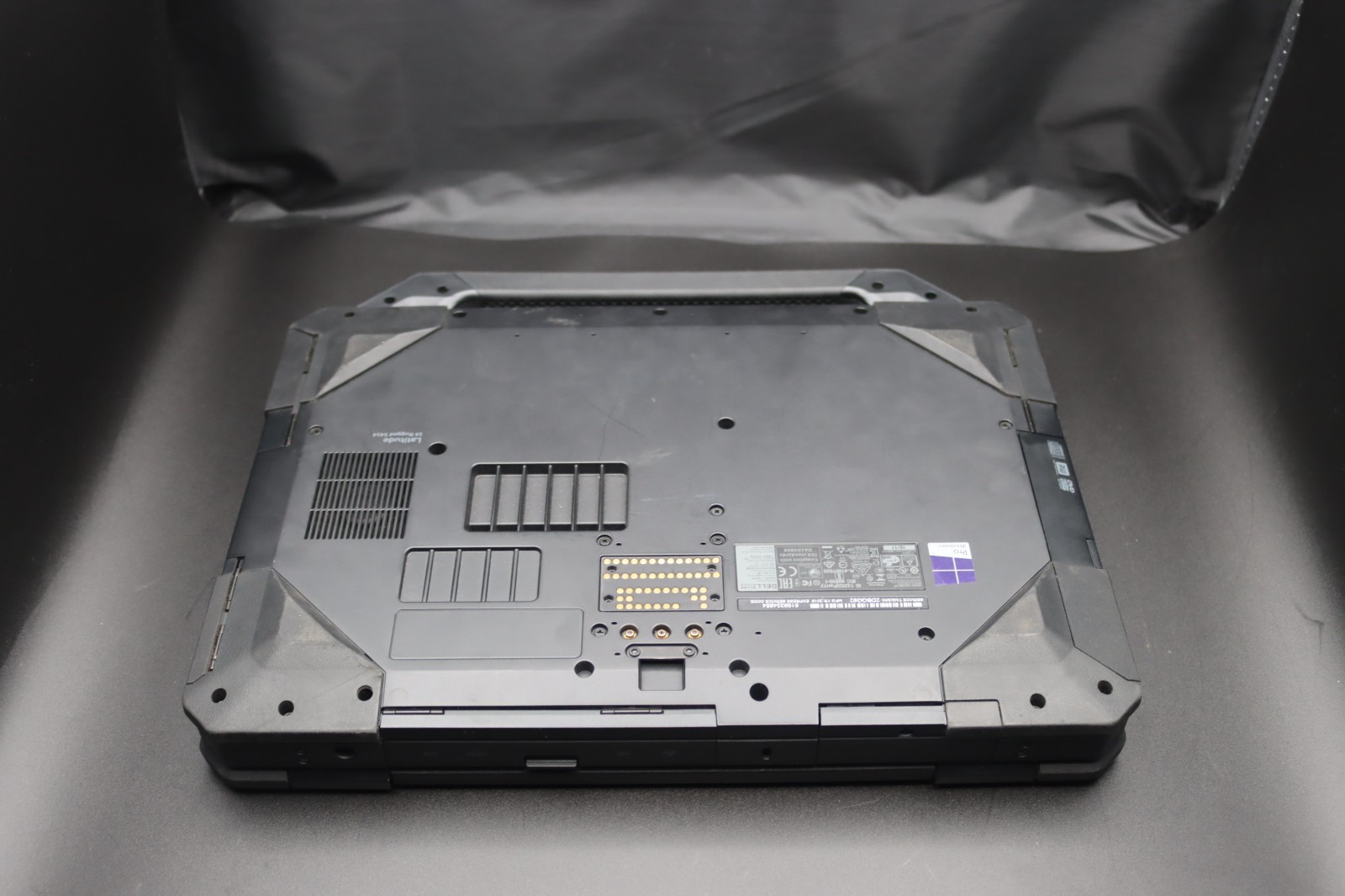 Dell Rugged 5414 (16GB Ram, Intel Core i7 6th Gen, 128GB) Radeon Graphics