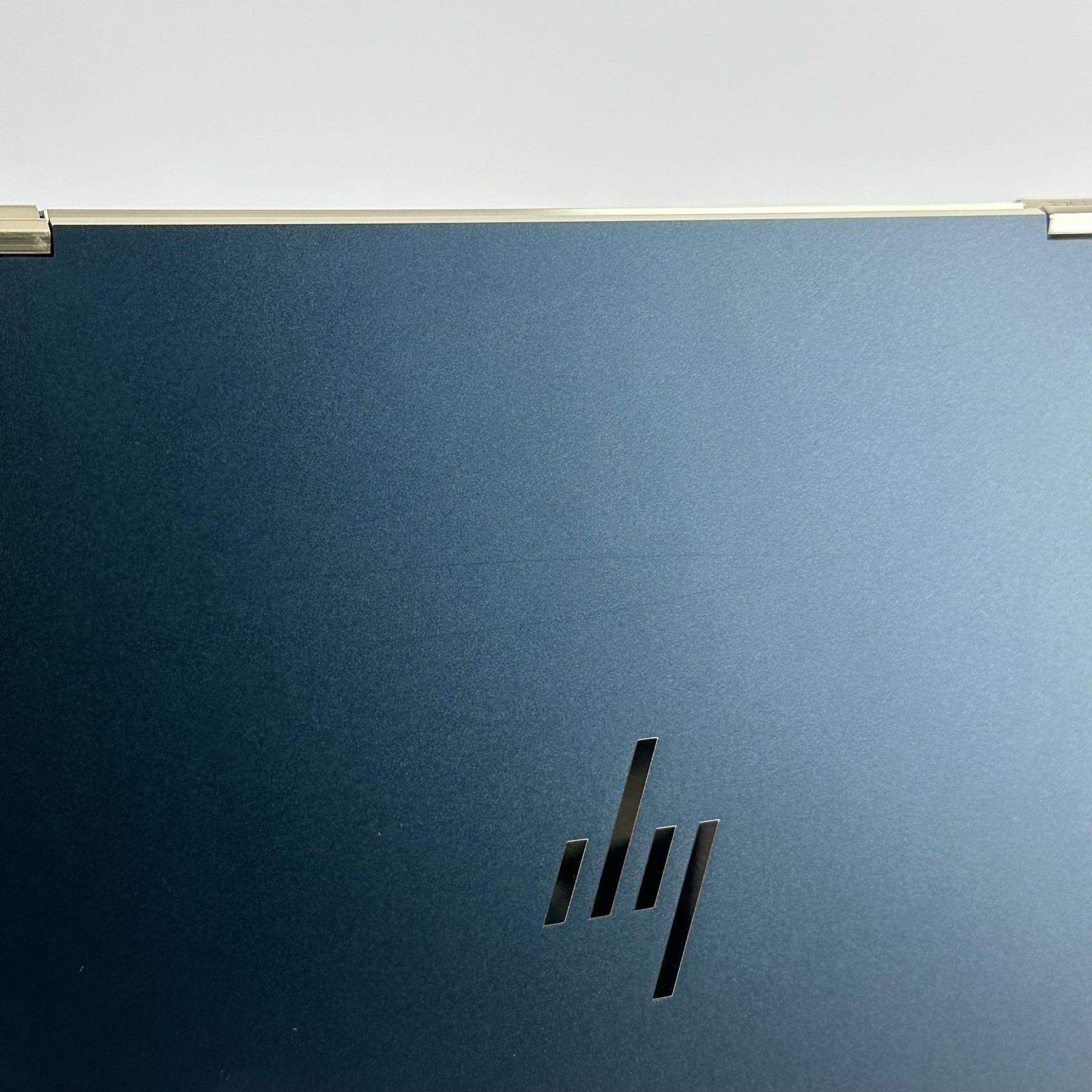 HP Spectre 13 x360 Blue 4K TOUCH i5-8265U 1.60GHz 8GB RAM 256GB SSD Very Good