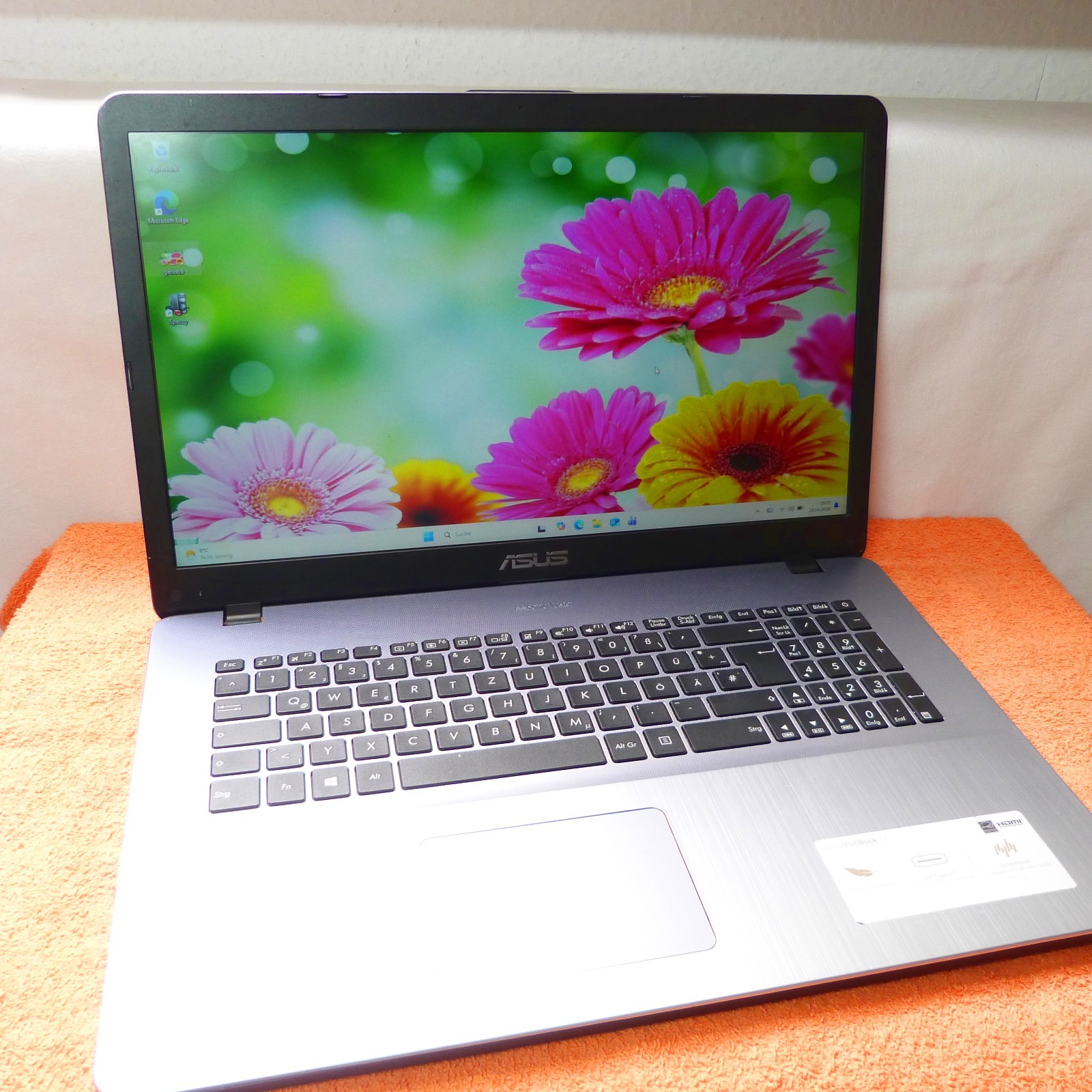 Asus F705 Vivobook UltraBook 17″ l SSD Windows 11 l Harman SOUND INTEL GOLD
