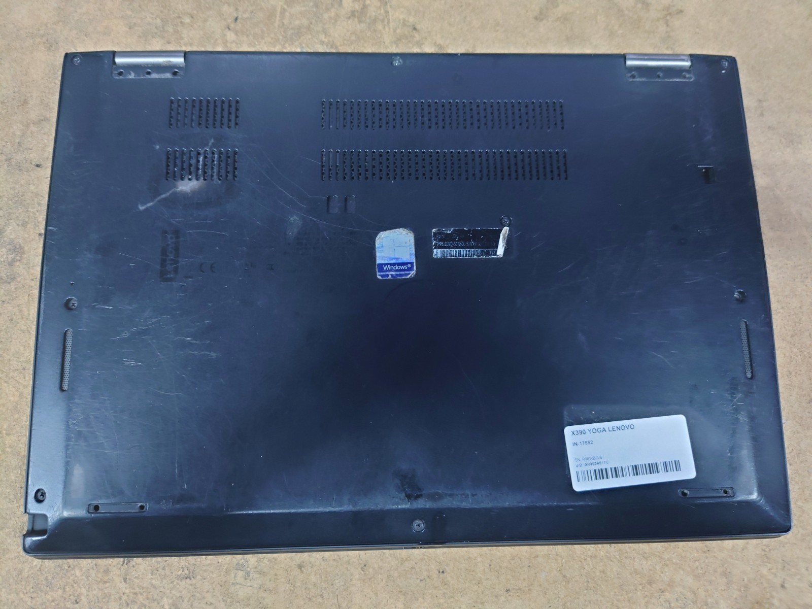 Lenovo ThinkPad X390 Yoga 13.3″ FHD Touch i7-8665U 16GB RAM 256GB SSD No OS