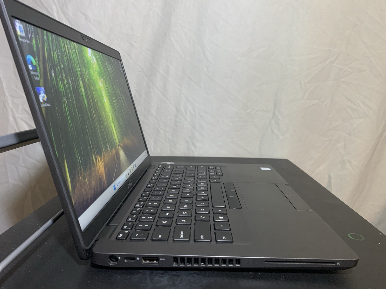 Dell Latitude 5400 i7-8665U 8GB 256GB SSD Win11 14in FHD Black