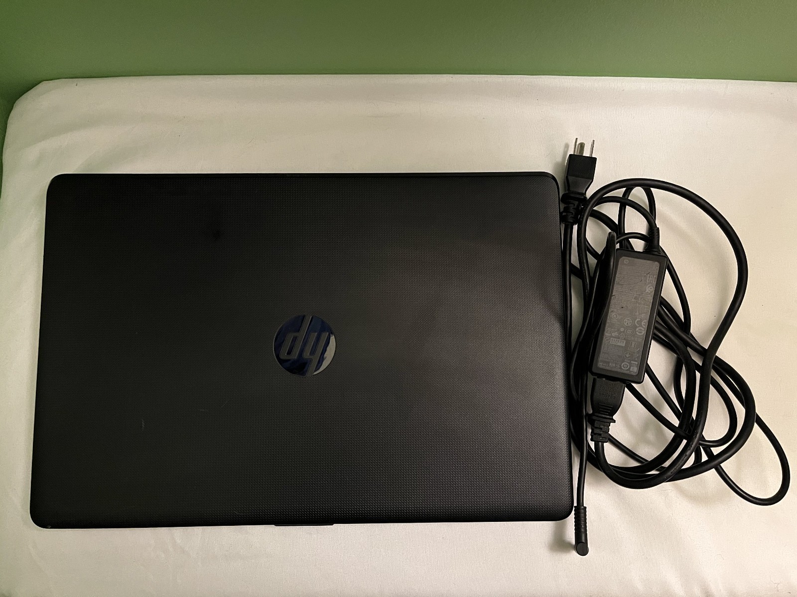 HP 4ND16UA#ABA Laptop Intel Pentium Silver N5000 4GB RAM 1TB HDD Windows 10