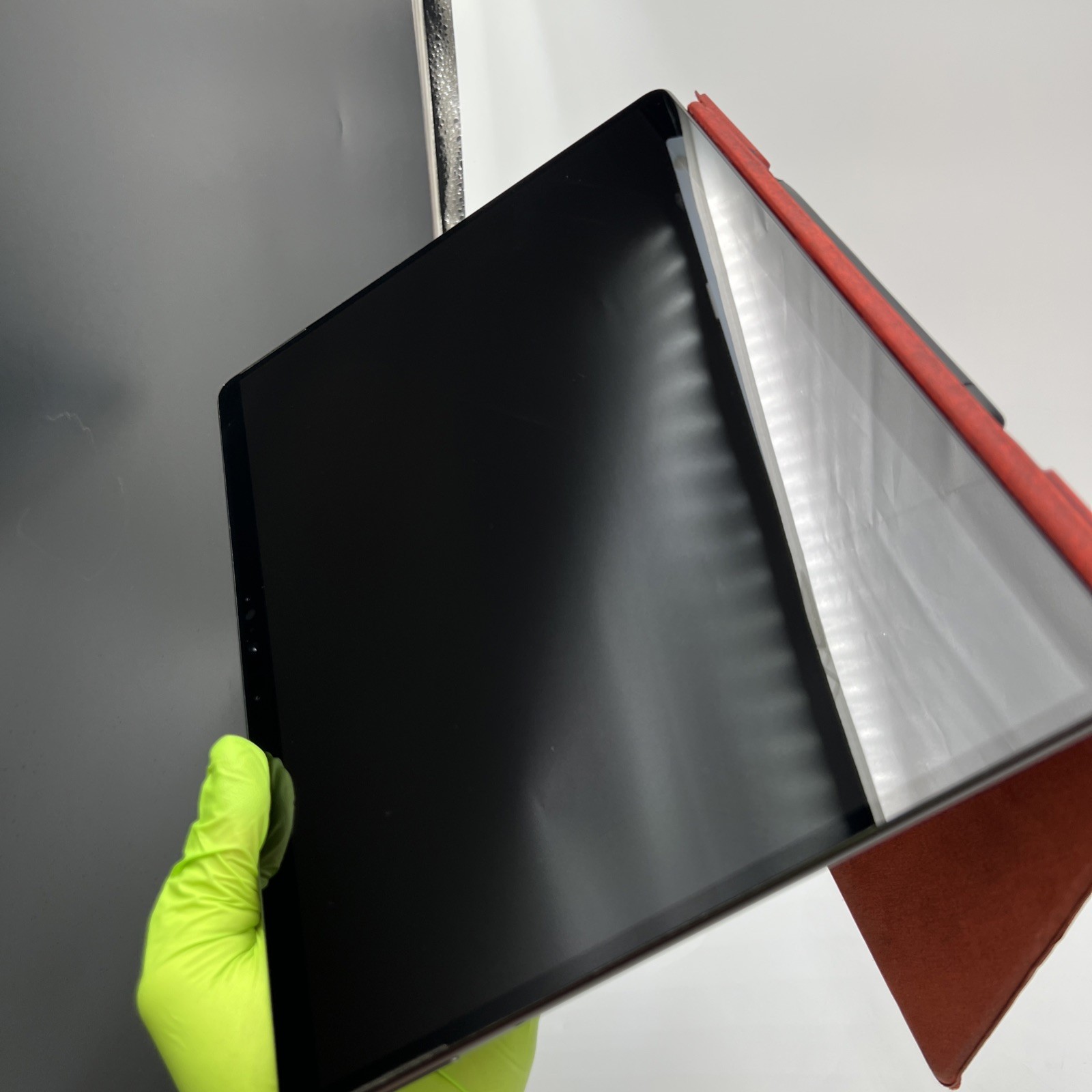 Microsoft Surface Pro 8 1982 i7-1185G7 16GB RAM 256GB SSD W11H – Red – USED