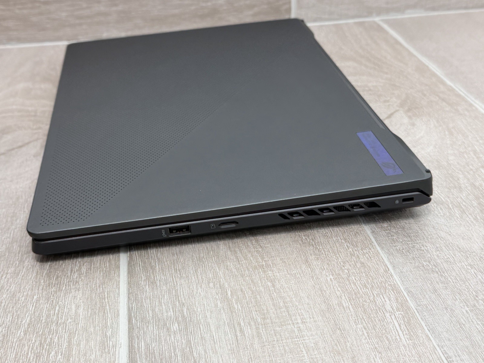 Rog Zephyrus G16 GU603 16″ Core i7-13620H GeForce RTX 4060 16GB RAM 512GB NVMe