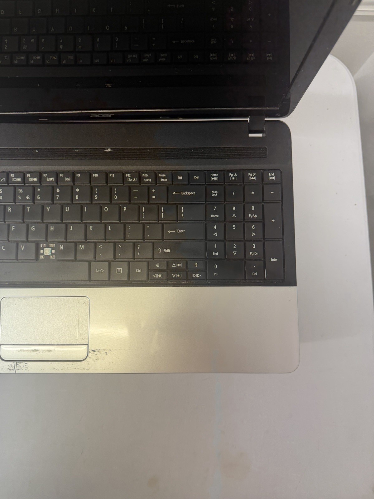 Acer Aspire E1-Q5WPH Laptop – Unknown if Screen is Good- Intel i3- Read Des