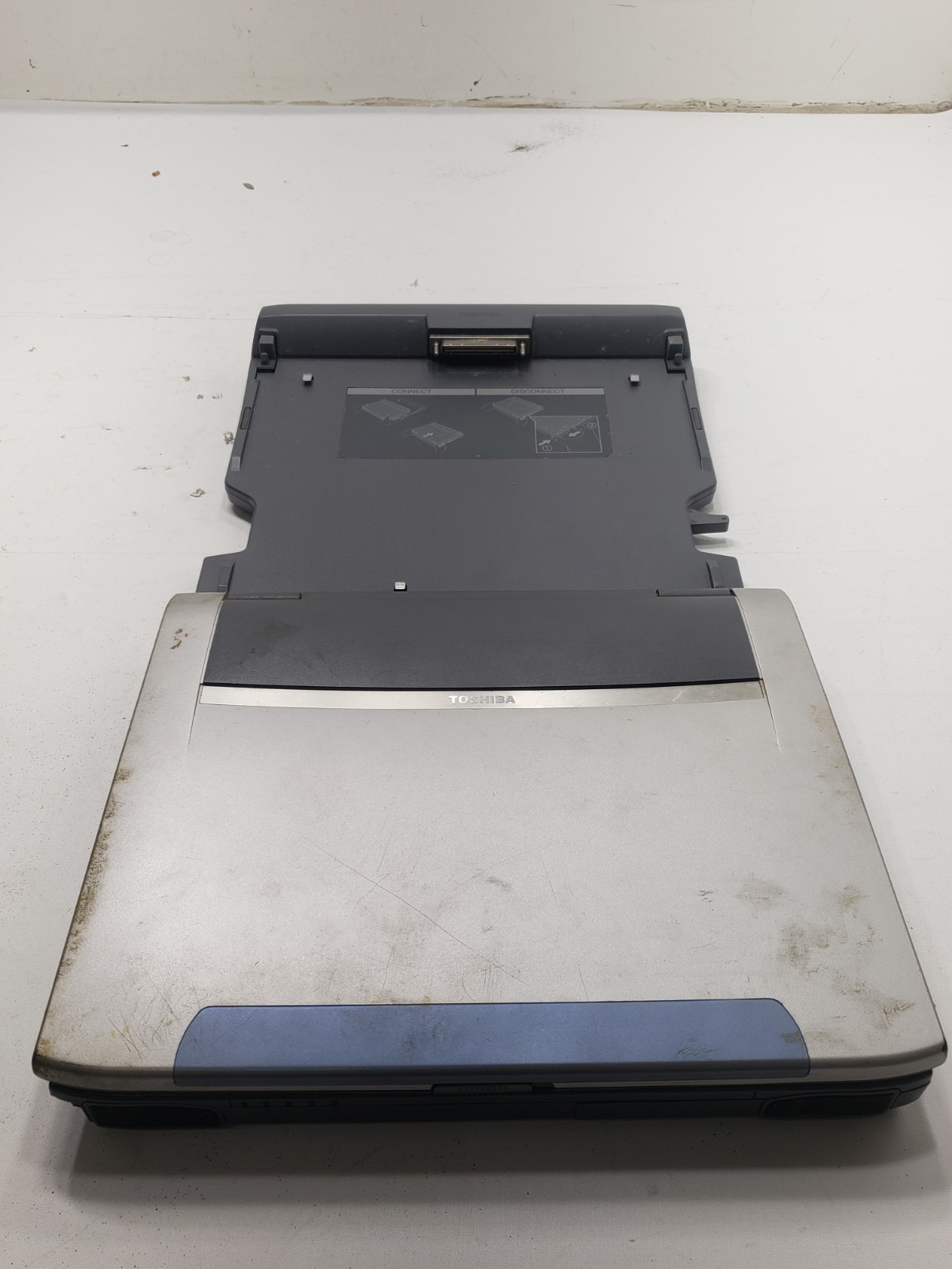 Vintage Toshiba Satellite Pro 4600 w/ PA2731U Port Replicator Untested
