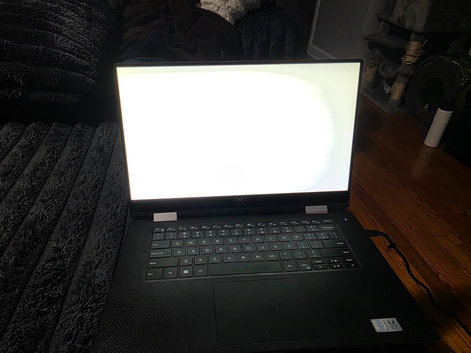 Dell Precision 5530 2-in-1 15.6″ Touch | i7-8706G 3.10GHz | 16GB RAM 477GB SSD