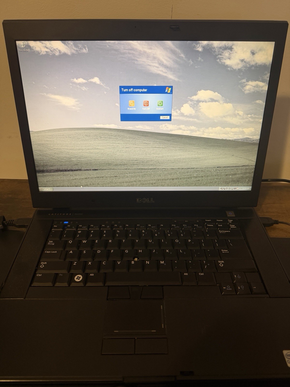 Dell Latitude E6500 laptop Core 2 Duo P9400 @ 2.53GHz 4GB RAM Win XP