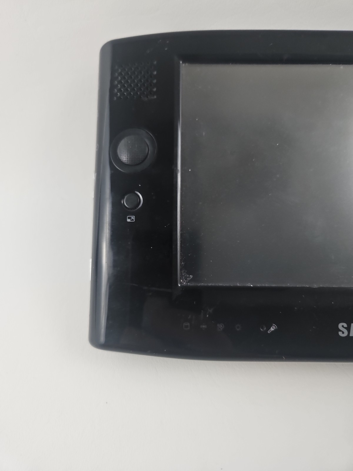 Samsung Q1 Ultra Tablet Handheld Computer Windows – NP-Q1 – No Charger / AS-IS