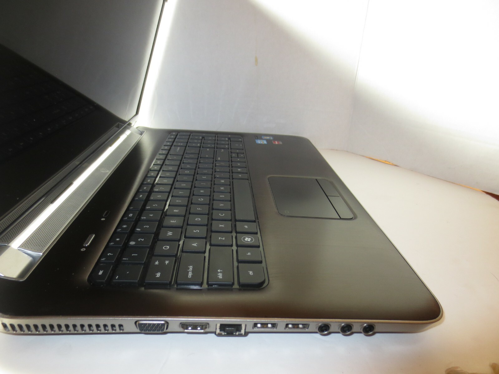 HP PAVILION DV7T-6B00CTO 17.3″CORE i7-2670QM@2.2GHz 8GB RAM 500GB HDD WIN7 OFF13