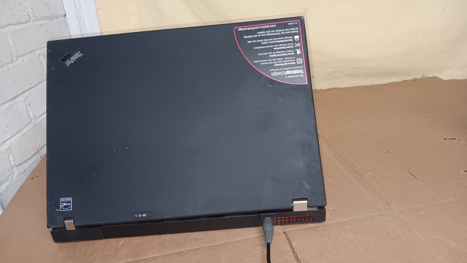 IBM Lenovo Thinkpad T61 Gaming Laptop Windows XP pro SP3 15.4″ LCD Screen DVD