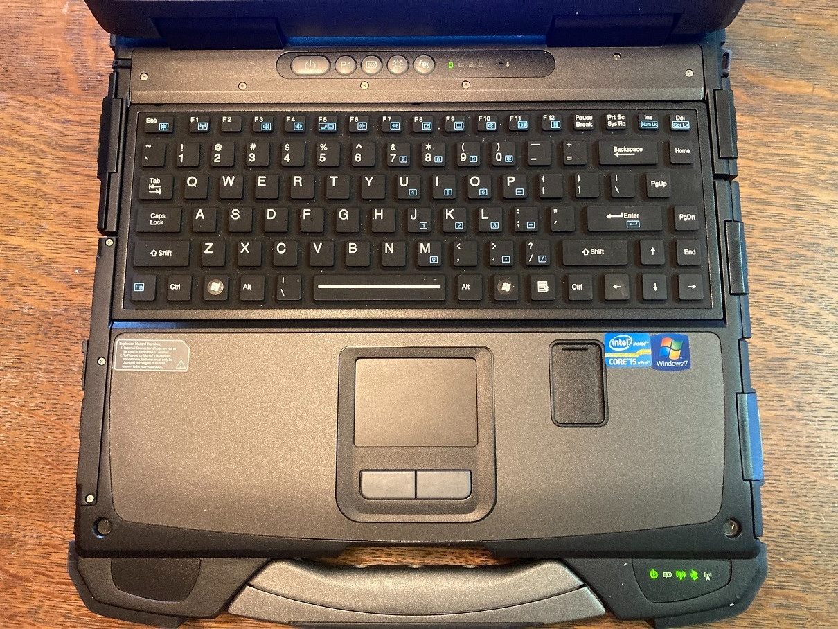 14.1″ Dell Laptop Vintage Windows XP Pro 32 Bit 2ghz 4gb 250gb DVD + New Battery