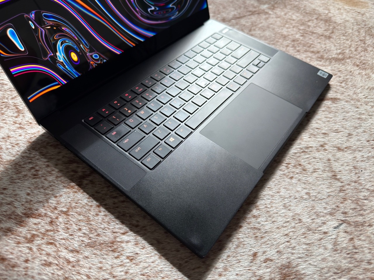 Razer Blade 15 Advanced 4K OLED, RTX 2080 Super, i7-10875H, 32GB RAM, 1TB SSD!