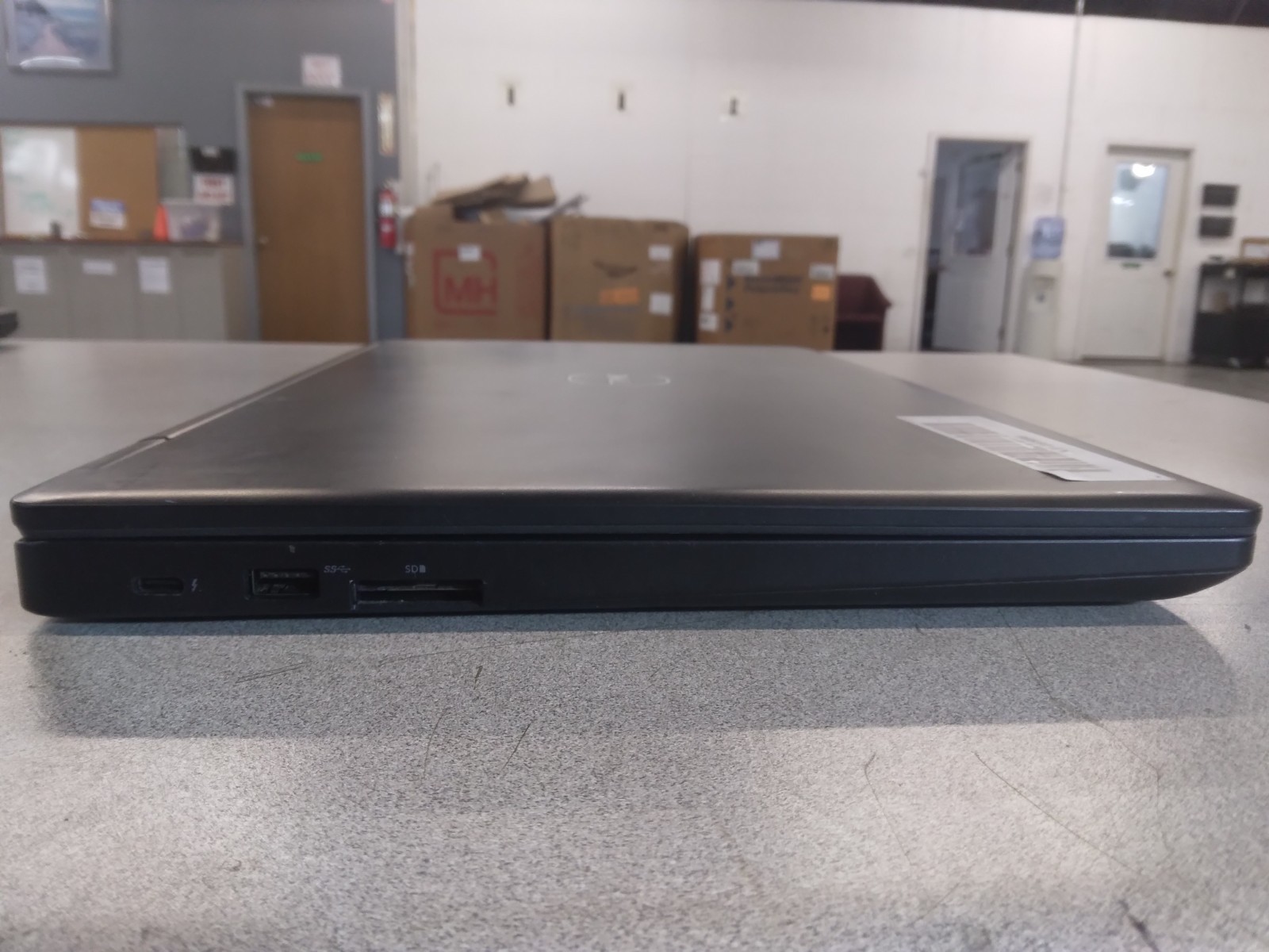 Dell*Precision*3530*Intel*i7-8850H*256GB*NVMe*16GB*DDR4*Nvidia*Quadro*P600*No*OS