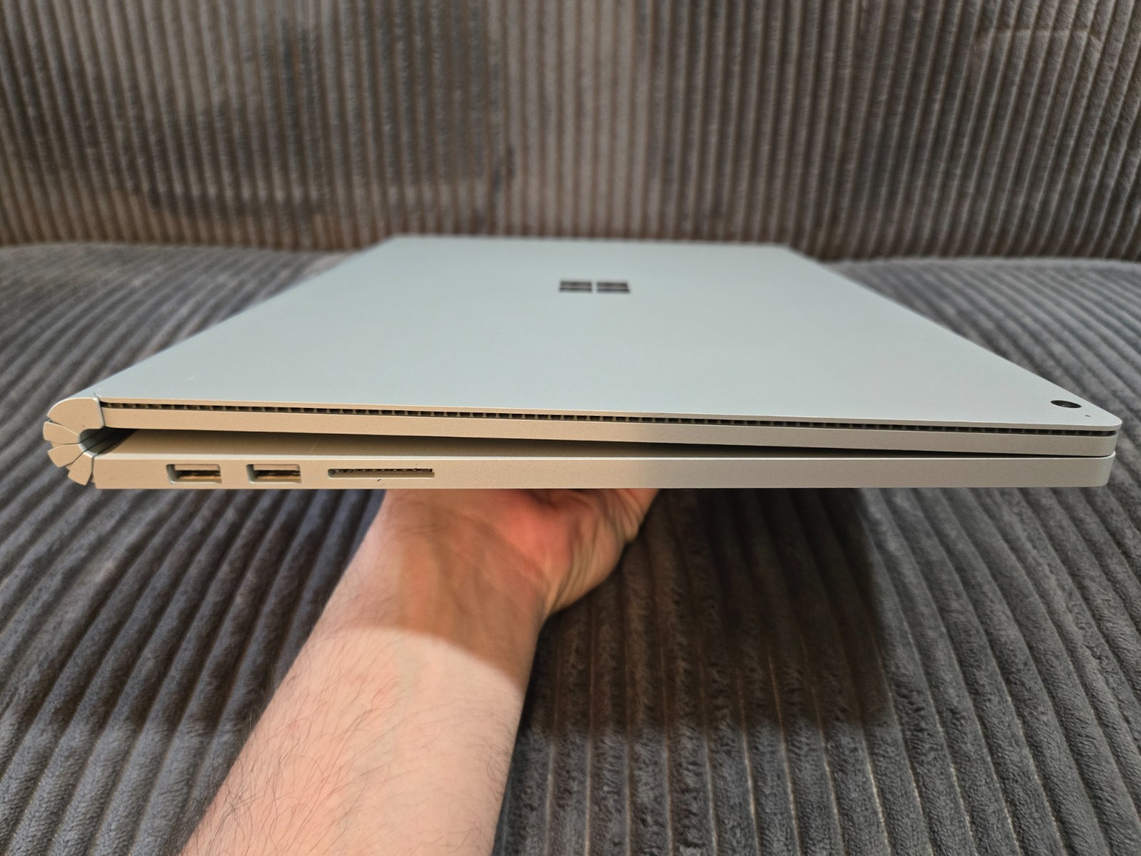 Microsoft Surface Book 3 15″ (256GB SSD, Intel i7-1065G7 GTX 1660 Ti 16GB RAM)