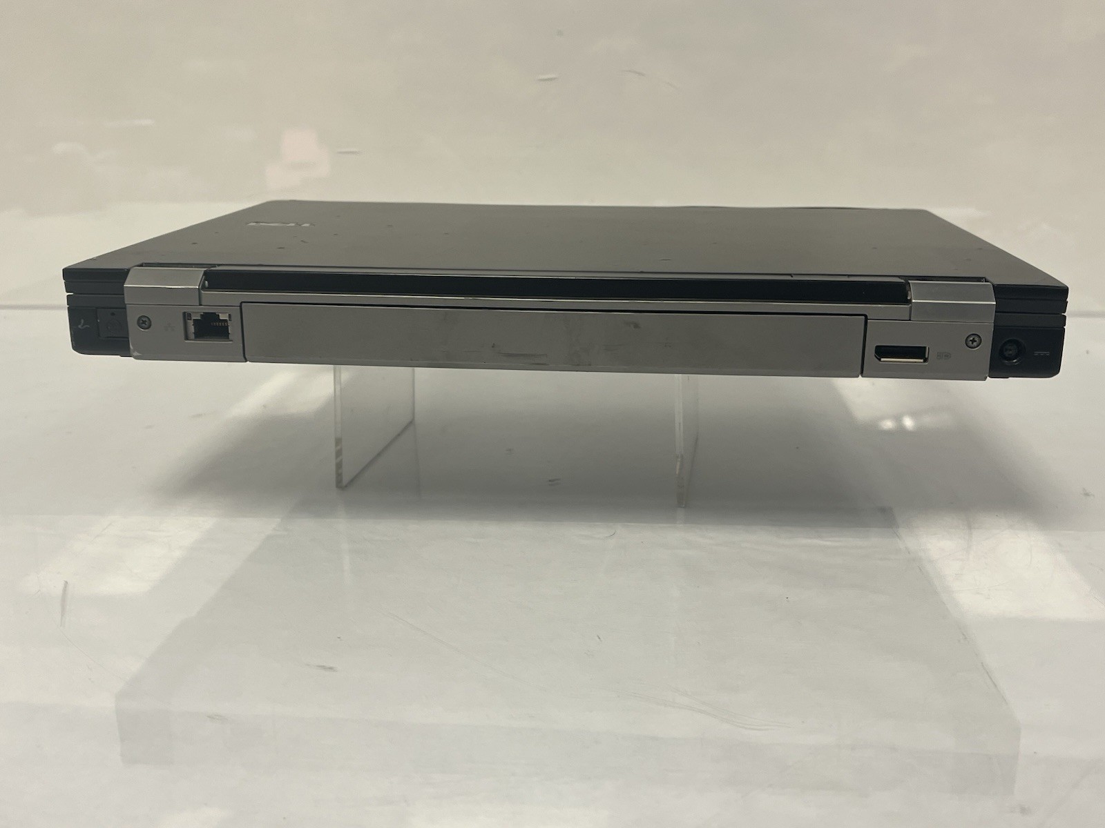 Dell Latitude E6400 14.1″ Intel C2D P8700 2.53GHz NO Ram NO HDD FOR PARTS