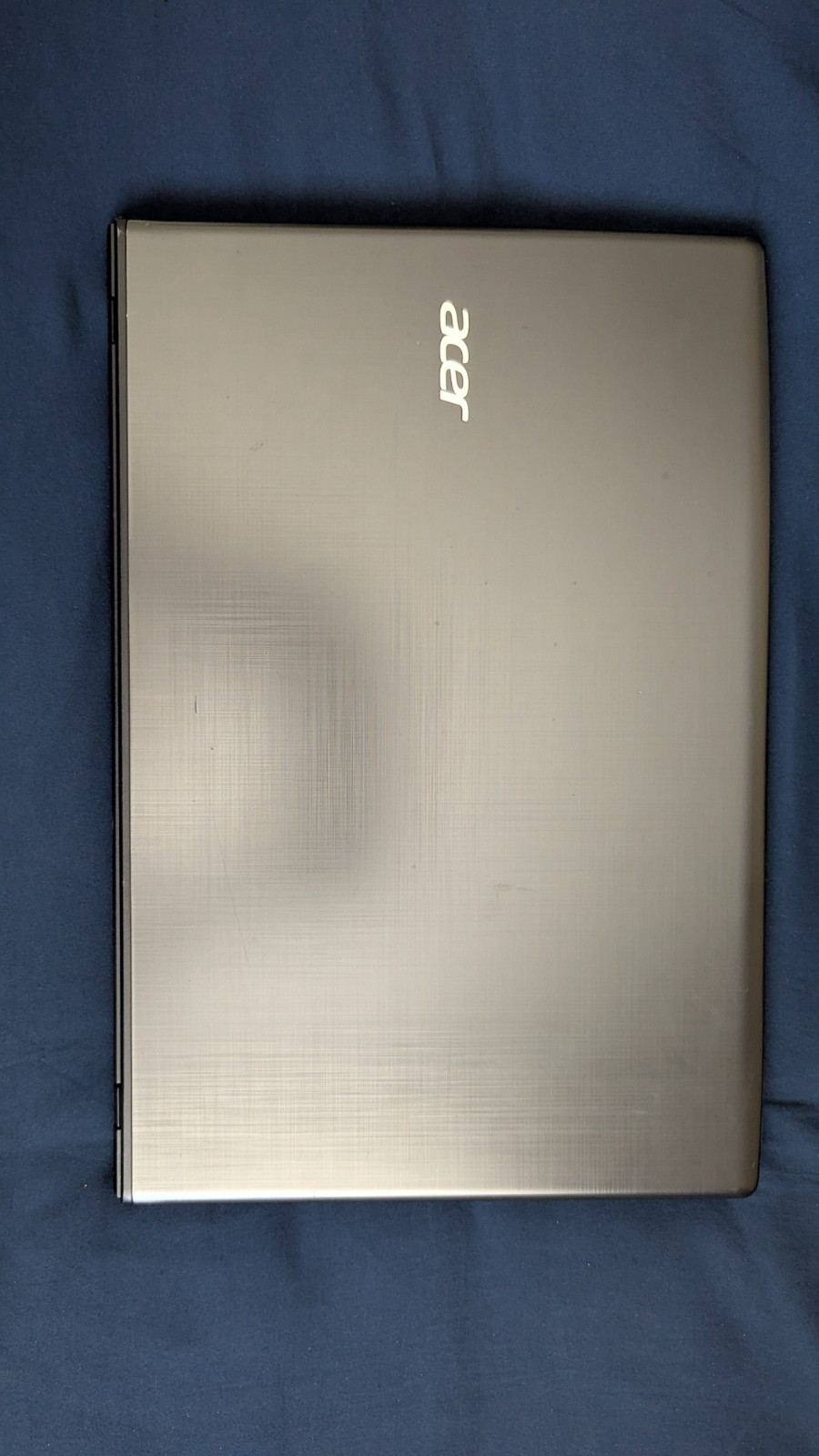 Acer laptop Aspire E5-576 Series Model N16Q2 4GB RAM (For Parts)