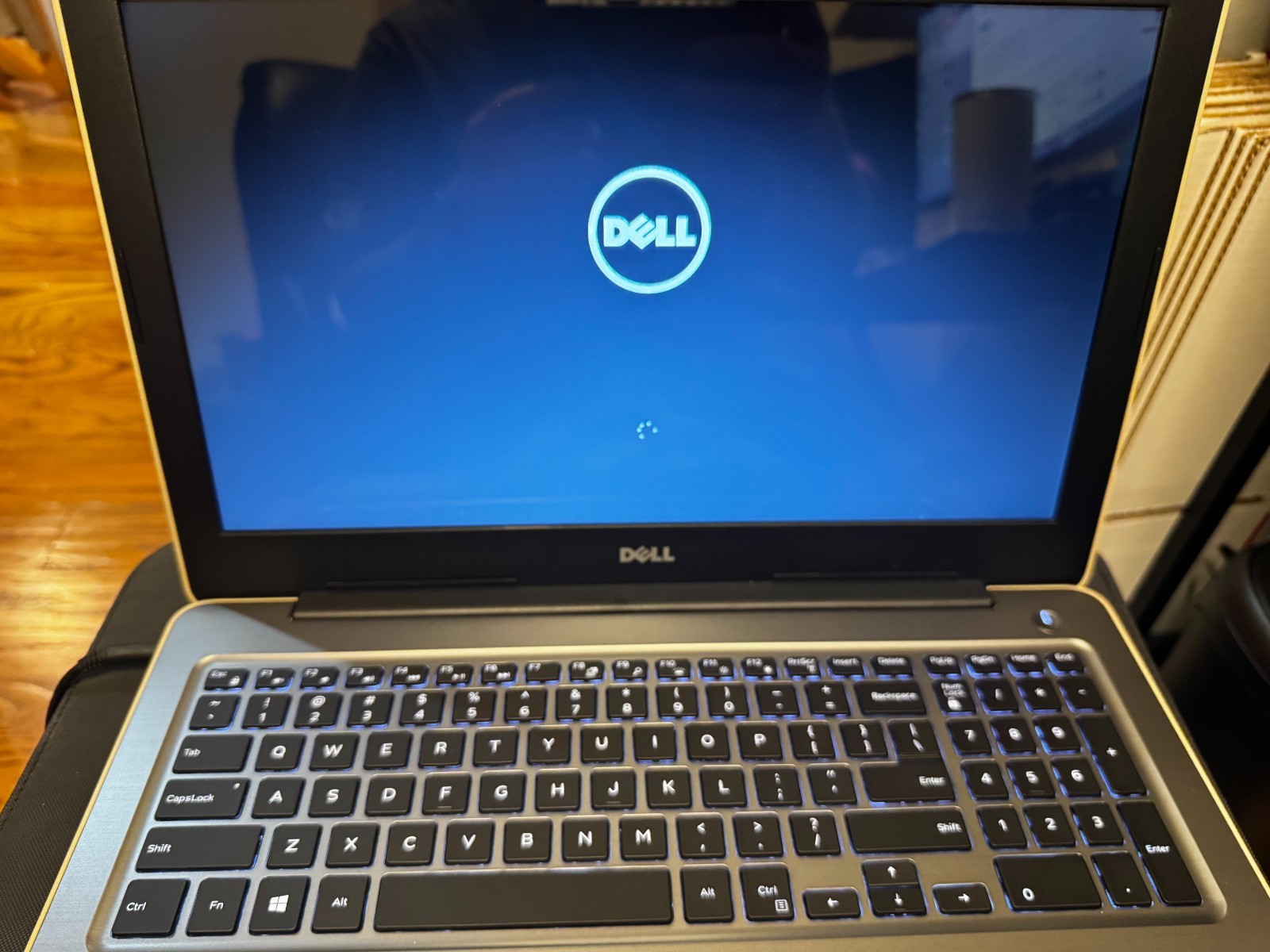 Dell Inspiron 5565 AMD radeon r7, Laptop, 8gb ram 1tb HD