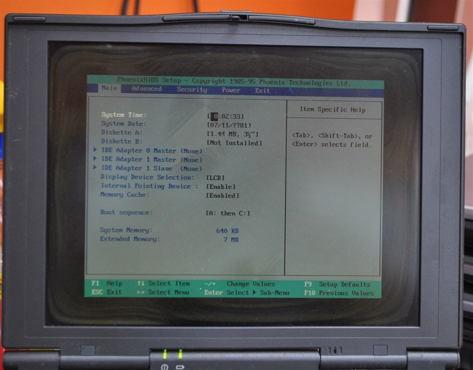 Bad LCD AST Ascentia P Series Laptop Intel Pentium 133MHz 8MB 0HD No PSU AS-IS