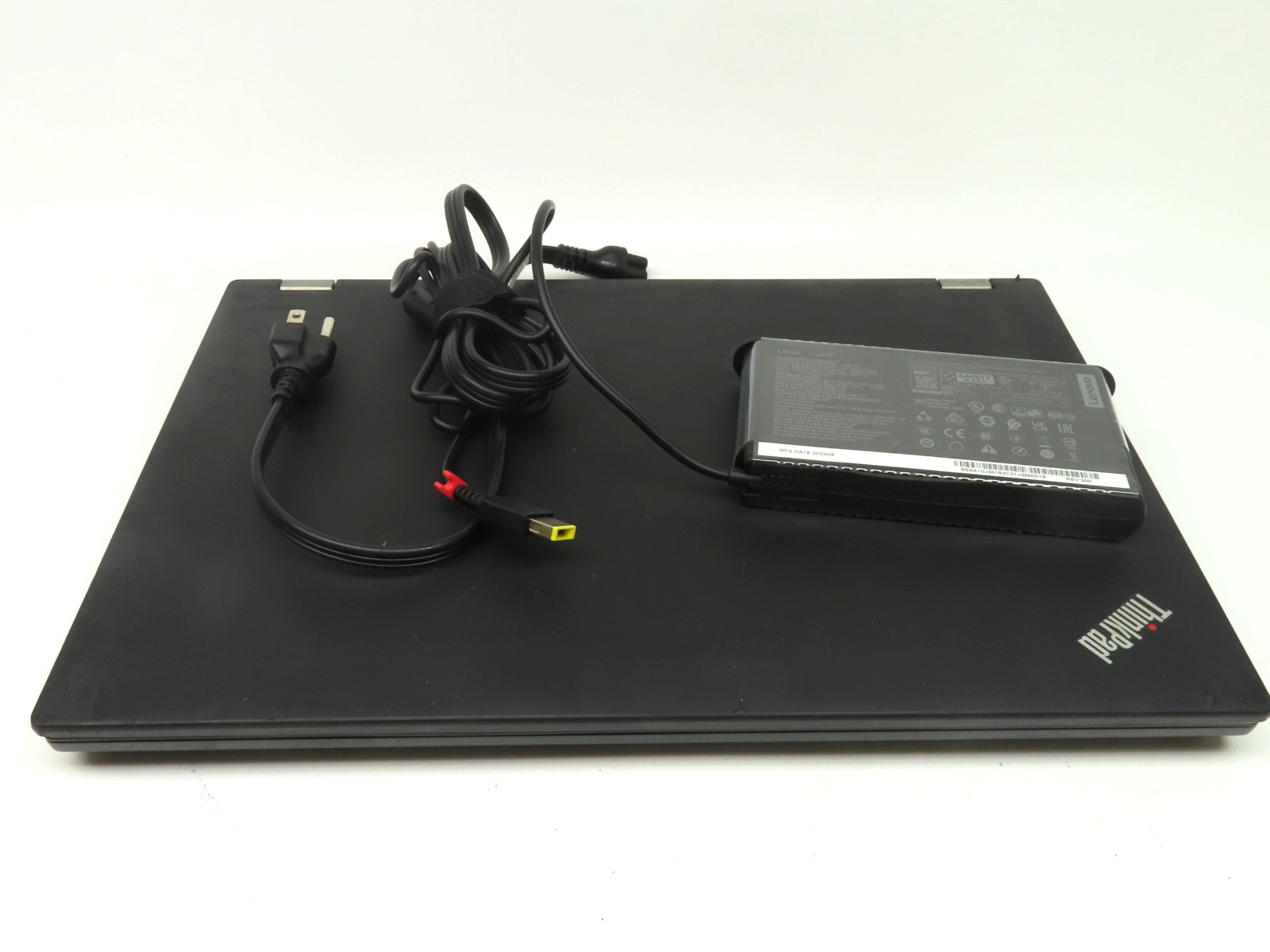 Lenovo ThinkPad P52 20MA 15.6″ Intel i7-8850H 32GB RAM 256GB SSD P2000