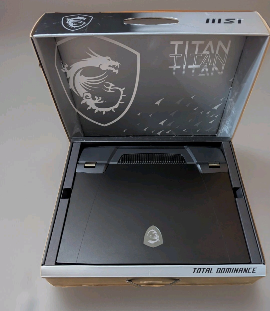 Msi Titan GT77 HX 13VH 17.3 4K HDR 13980HX 64GB 2TB NVidia 4080 RTX