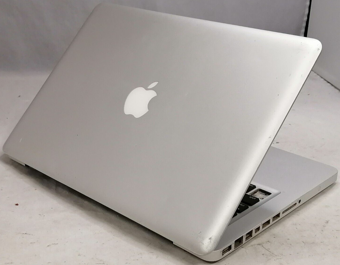 FOR PARTS 2008 13.3″ Apple MacBook 2.0 A1278 (P7350/2.0 GHz/NO RAM/NO HDD)