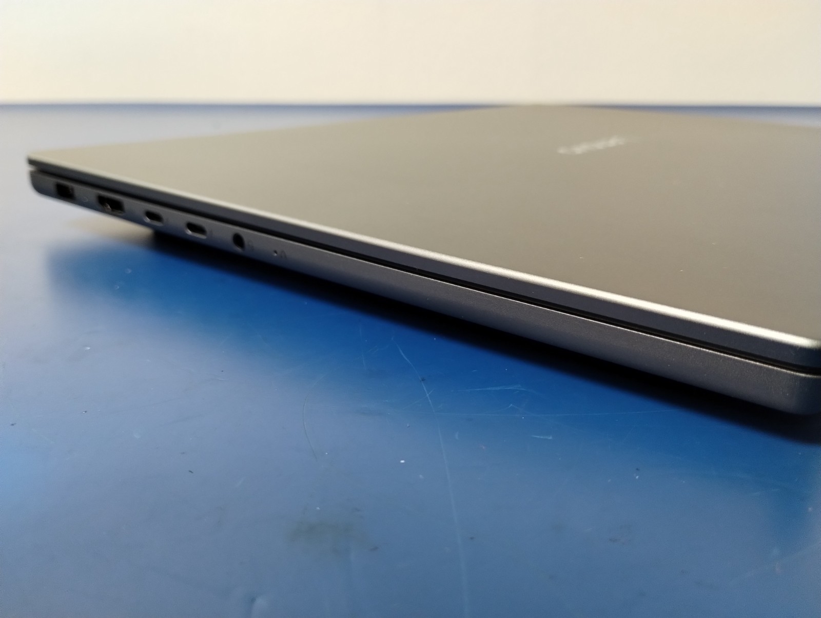Lenovo IdeaPad Pro 5 16IAH10 Intel Core Ultra 9 285H, 2.90 GHz, 32 GB, 1 TB NVMe