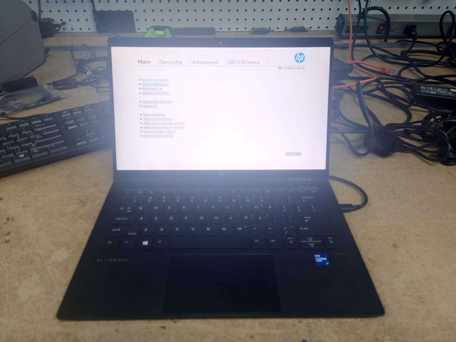 HP Elite Dragonfly Max 13.3″ FHD Touch i7-1185G7 16GB RAM No OS/SSD