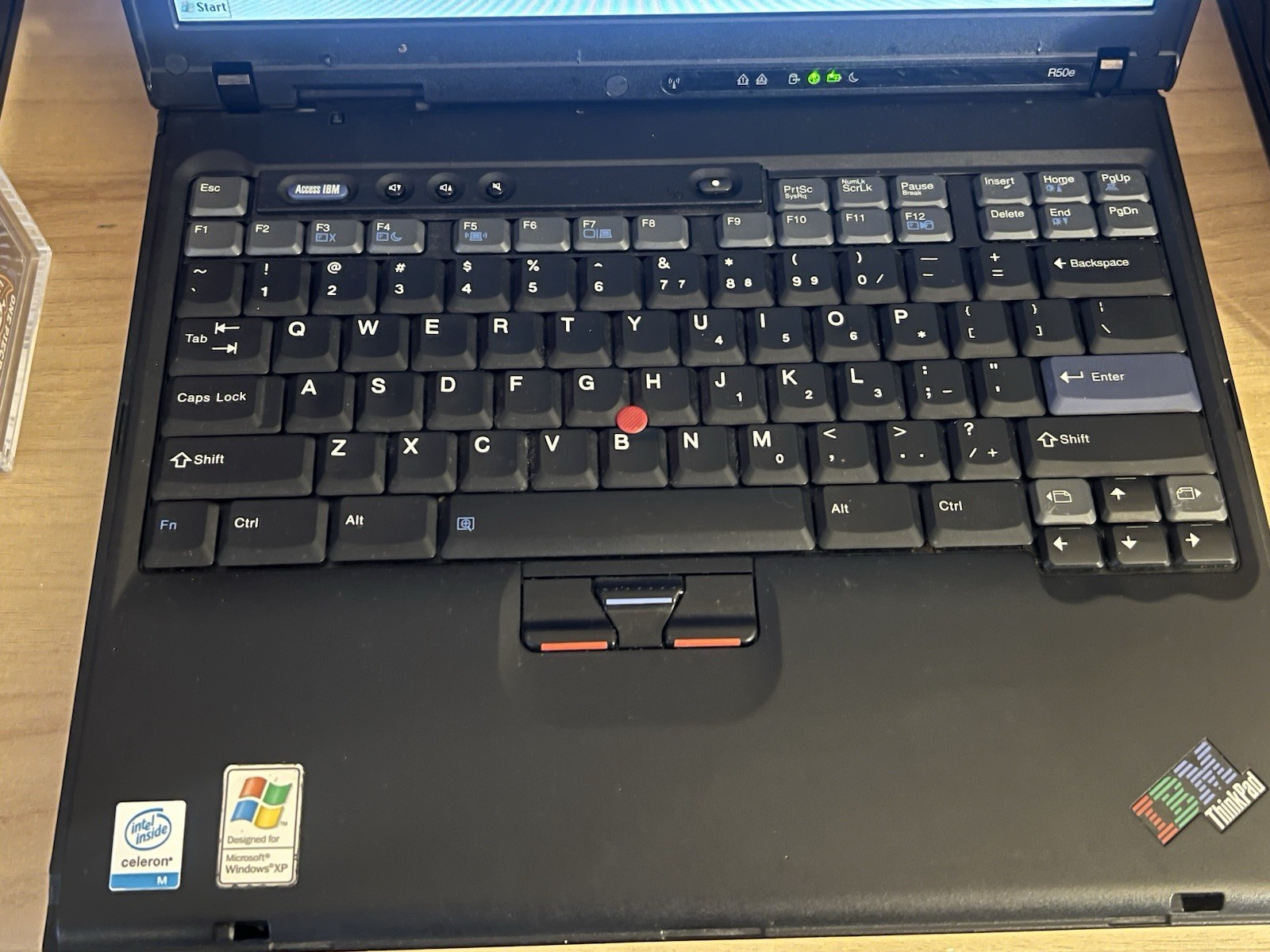 IBM ThinkPad R50e Windows XP Pro Laptop 1.3GHz 512MB 40GB – Vintage Retro PC