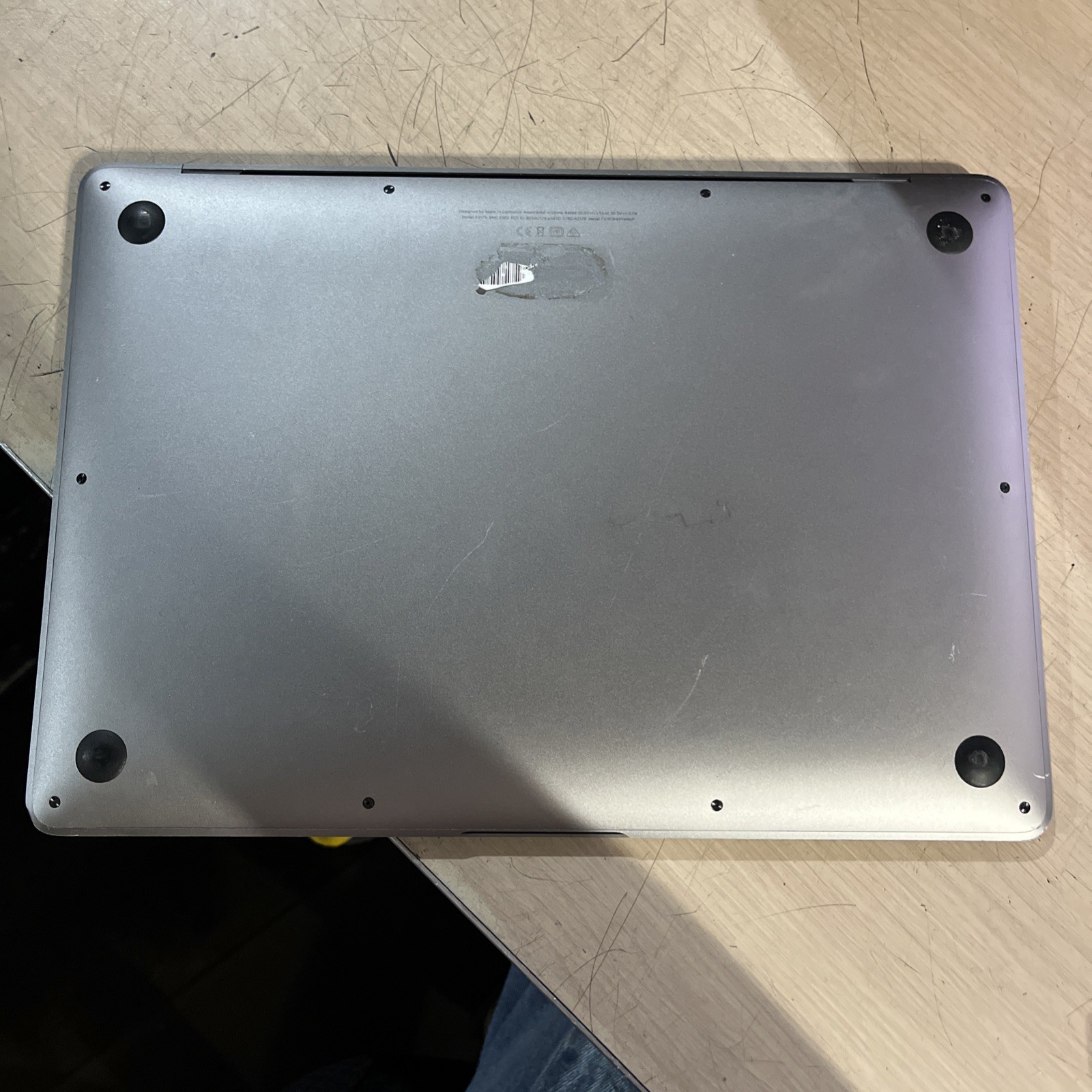 APPLE MACBOOK AIR 13″ SCISSOR, 2020 CORE I3-1000NG4 1.1GHZ 8GB RAM 256SSD –