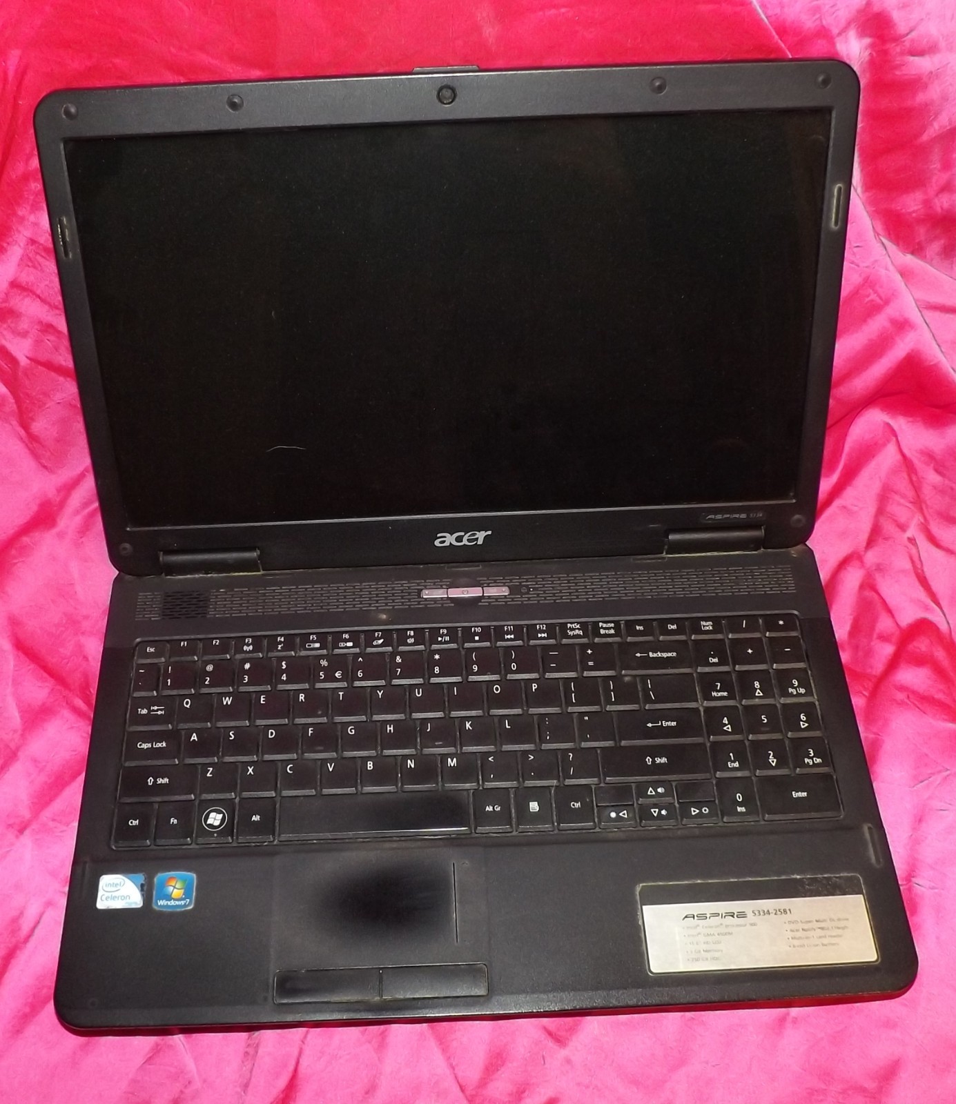 Acer Aspire 5334 2581 Laptop Computer Celeron 900 GMA 4500M, 15.6″ HD LCD Screen