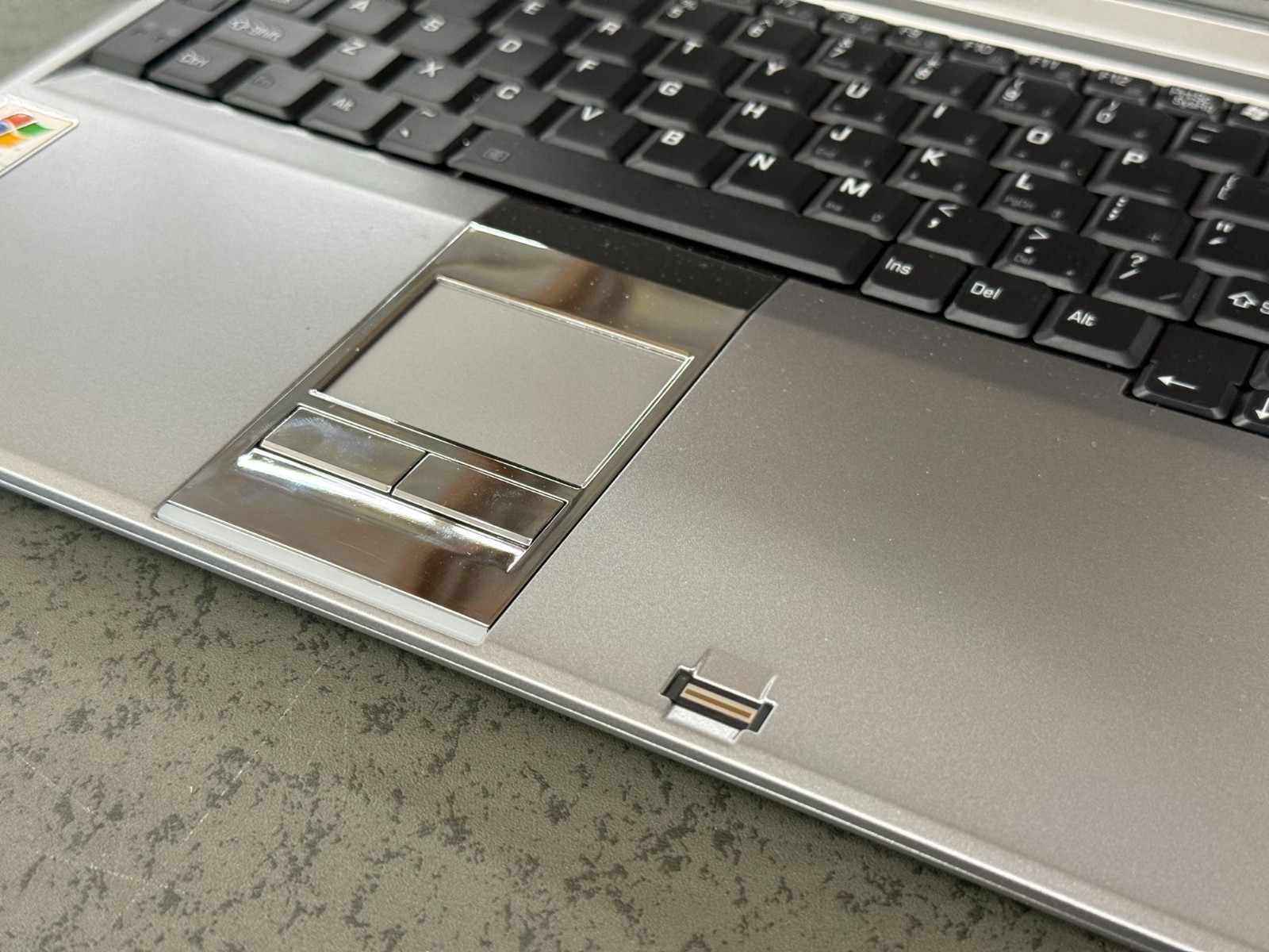 TOSHIBA Portege R205-S2062 Laptop Pentium M 1.20GHz, 512MB, 60GB HDD