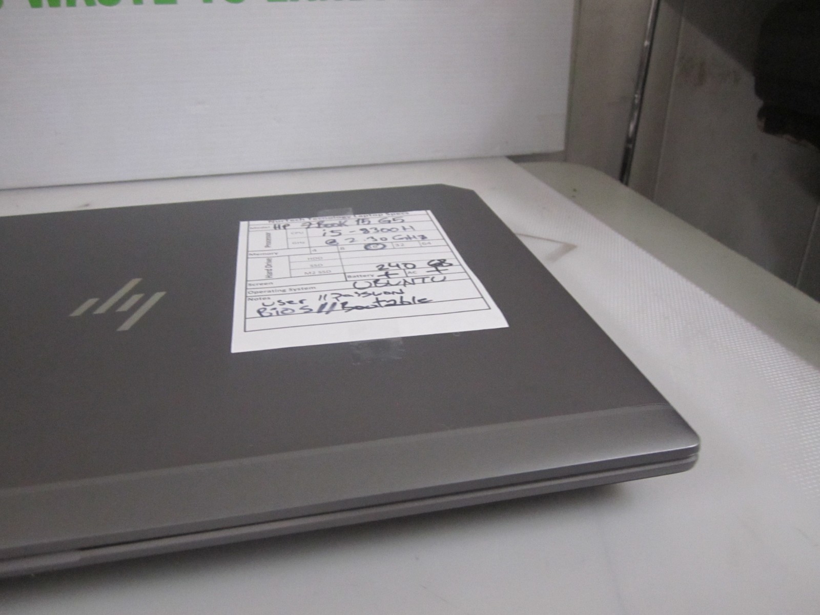 HP ZBook 15 G5 15.6″ i5-8300H 2.3GHz 16GB/240GB m2SSD UBUNTU Laptop + AC [BIOS]