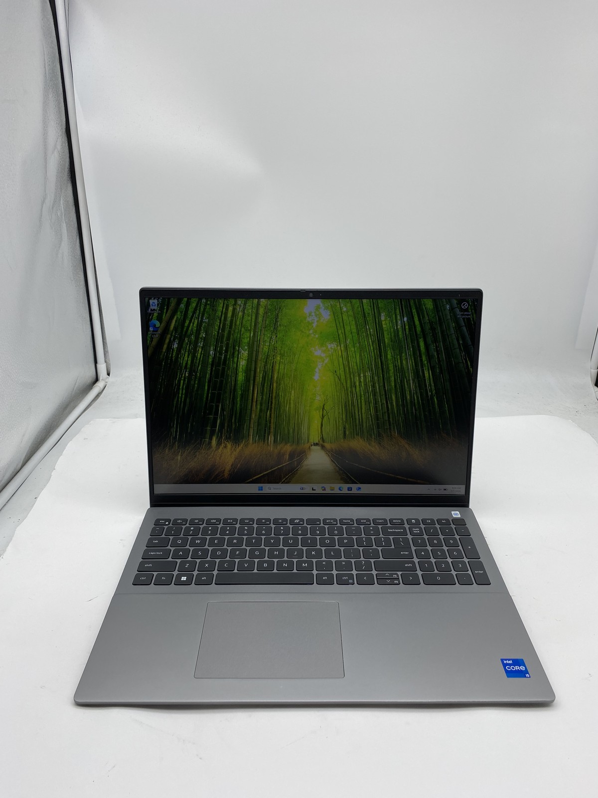 Dell Vostro 5620 Laptop Intel Core i5 1240P 1.7GHz 16GB RAM 512GB SSD W11P