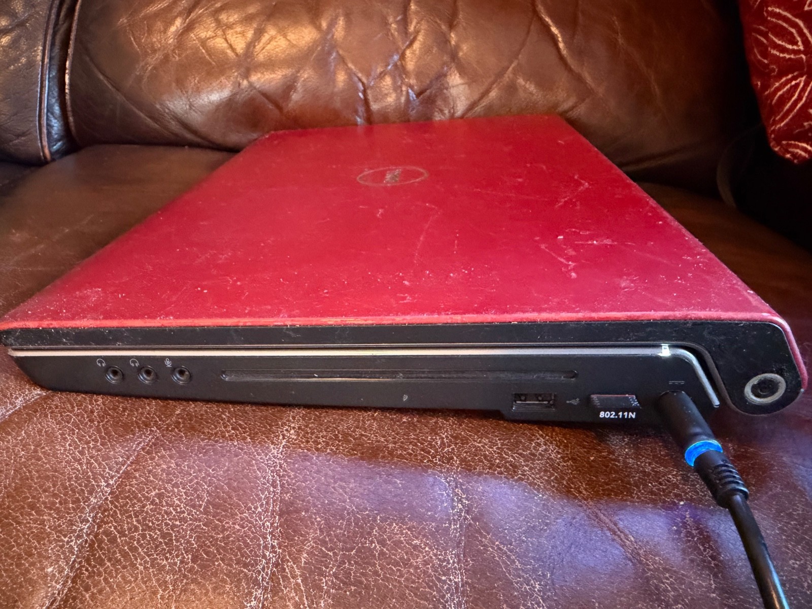 DELL STUDIO 17 – laptop running Ubuntu 320gb hard drive Core 2 duo
