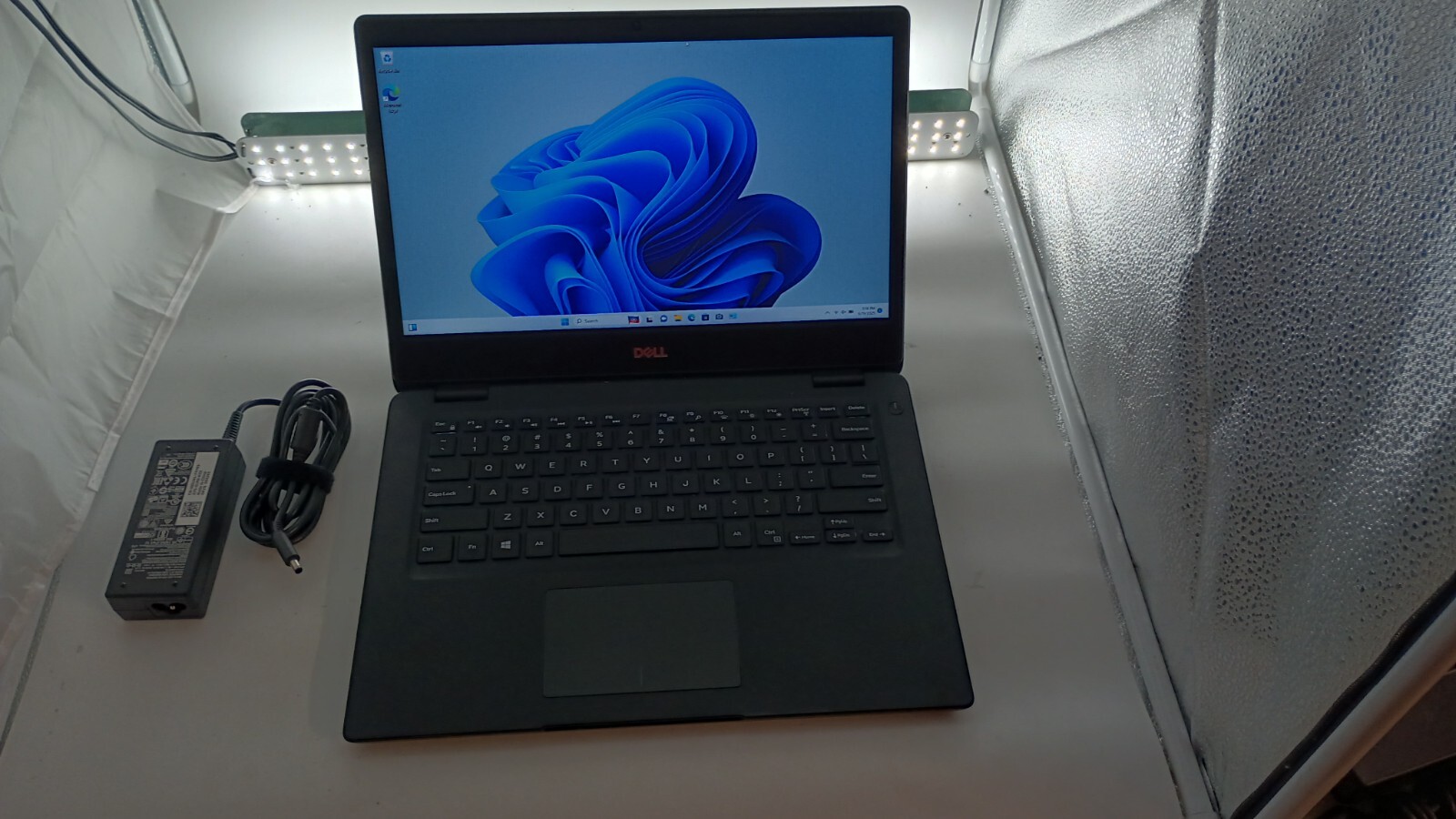 6193 Latitude 3400w/charger.i5-8265.8GB.128GB SSD.14″FHD.W11.Nice!