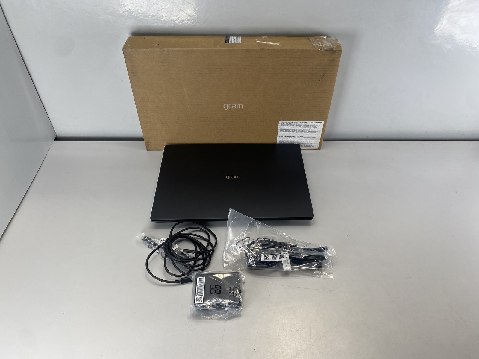 LG Laptop 16Z90TR-E.ADB6U1 16″ Intel Core Ultra 7 255H 1TB RTX 5050- Black