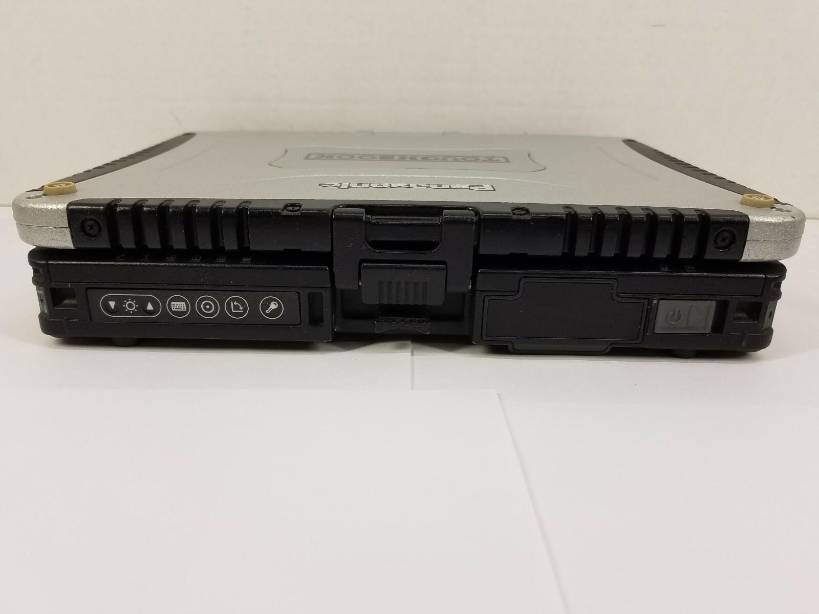 Panasonic Toughbook 19 CF-19KHRAXAM, 10.4″, Core 2 Duo U9300, 3GB, 80GB HDD