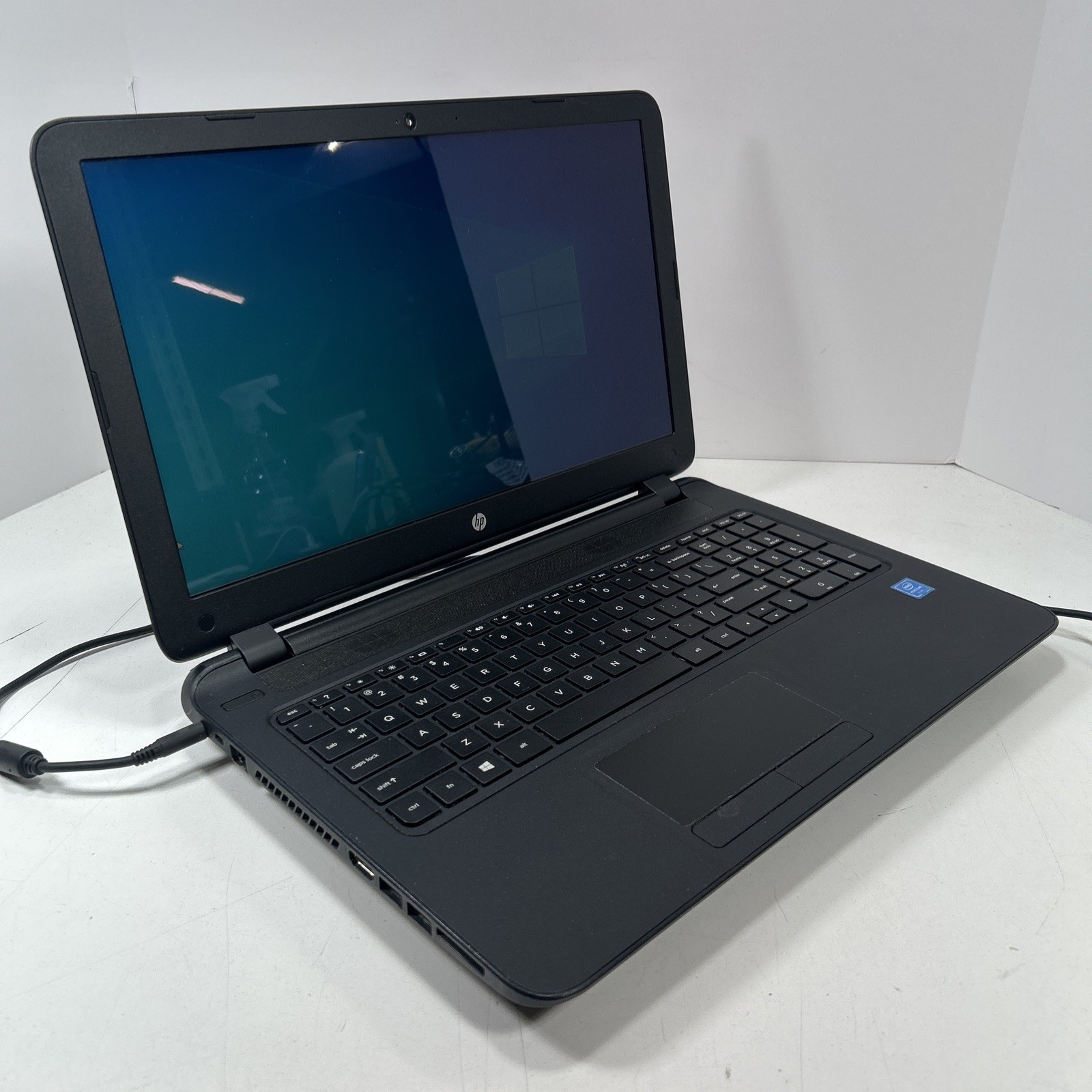 HP 15-f222wm INTEL PENTIUM N3540@2.16GHz 4GB RAM 500GB HDD Win 10 Home Needs 🔋